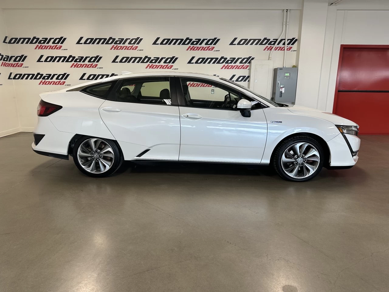 2019 Honda Clarity Plug-In Hybrid
                                                    Sedan Main Image