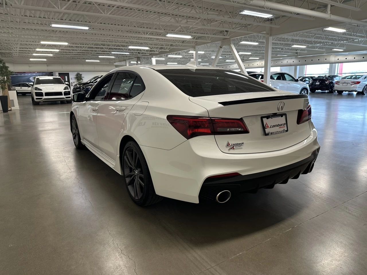 2018 Acura TLX
                                                    Tech A-Spec Image principale