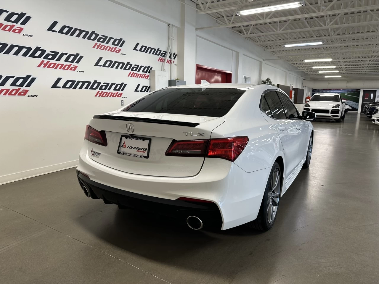 2018 Acura TLX
                                                    Tech A-Spec Image principale