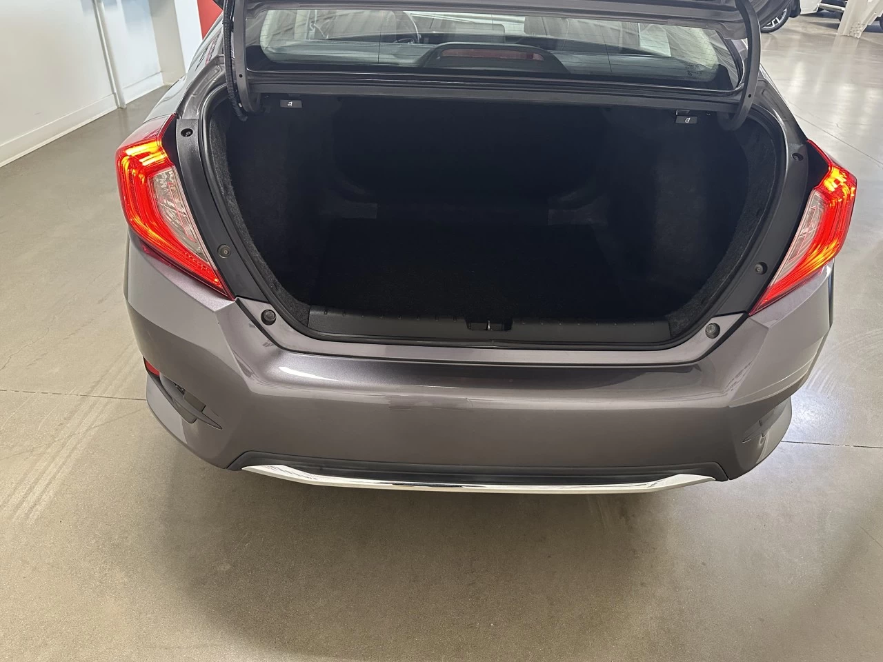 2019 Honda Civic
                                                    LX Main Image