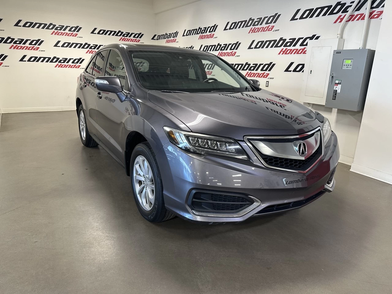 2017 Acura RDX
                                                    Tech Pkg Image principale