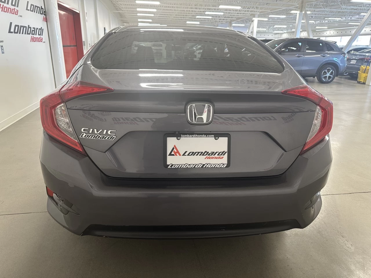 2018 Honda Civic
                                                    EX Main Image