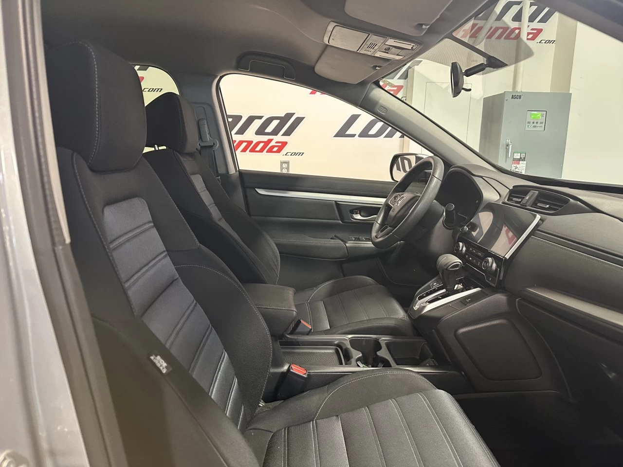 2018 Honda CR-V
                                                    LX Main Image