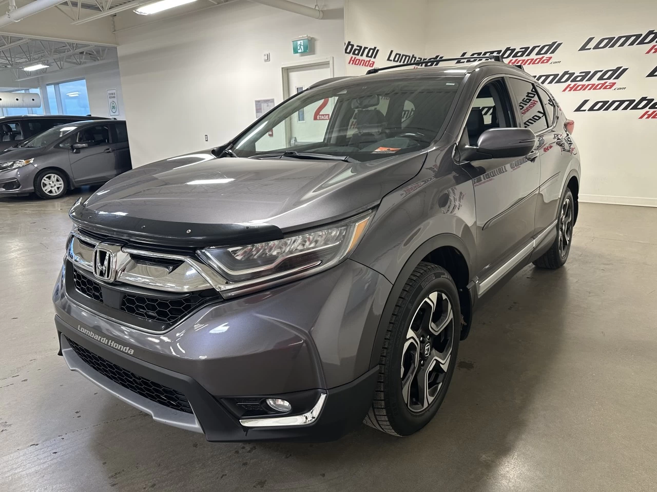 2018 Honda CR-V
                                                    Touring Image principale