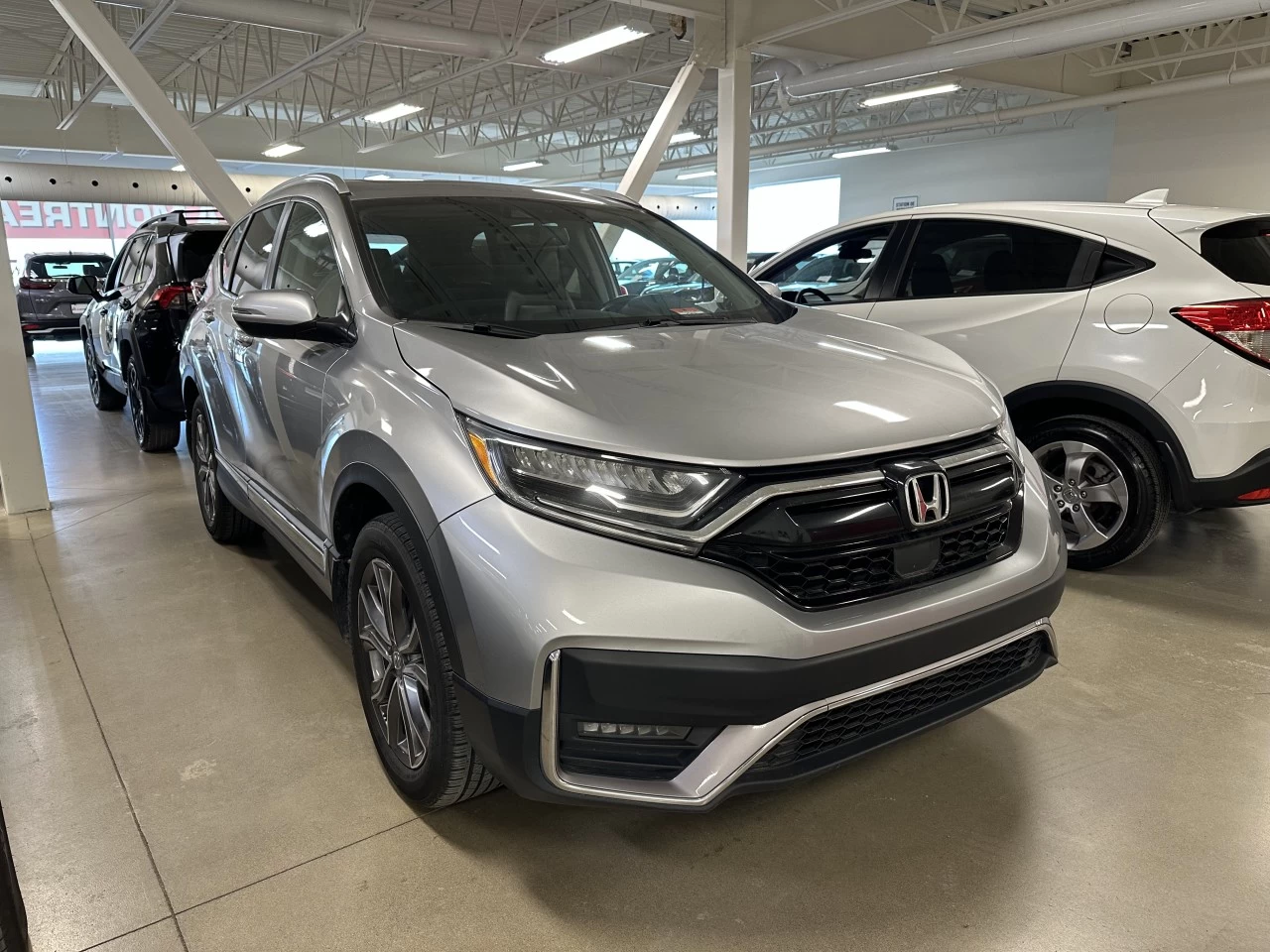 2022 Honda CR-V Touring/Black Edition https://www.lombardihonda.com/resize/b990ff35b810a3abc0cc817b2ca24889-1