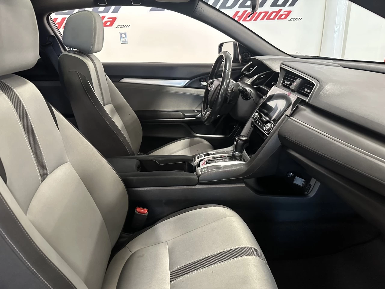 2016 Honda Civic
                                                    EX-T Main Image