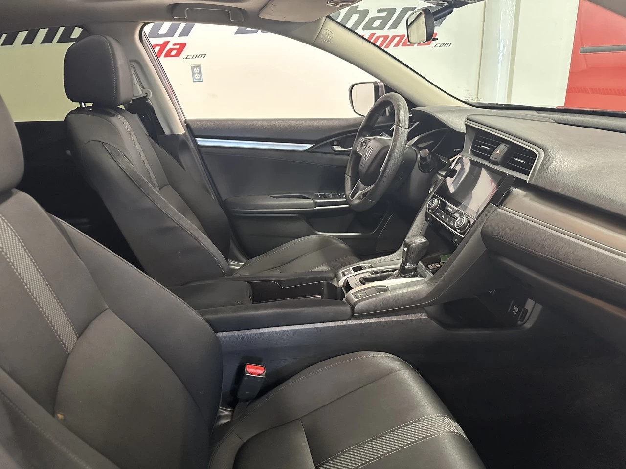 2016 Honda Civic
                                                    EX Main Image