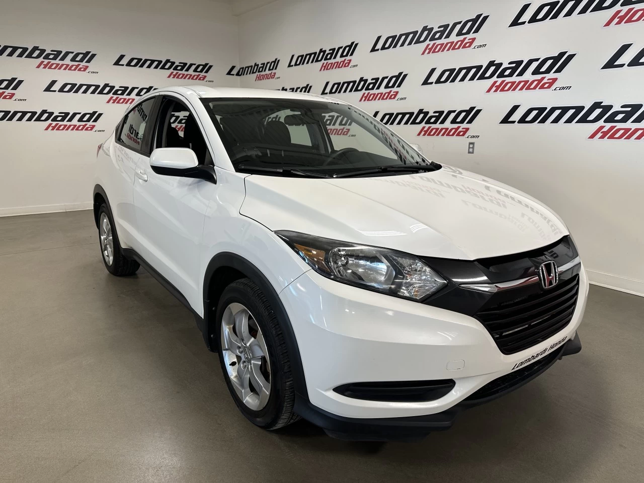 2016 Honda HR-V
                                                    LX Image principale