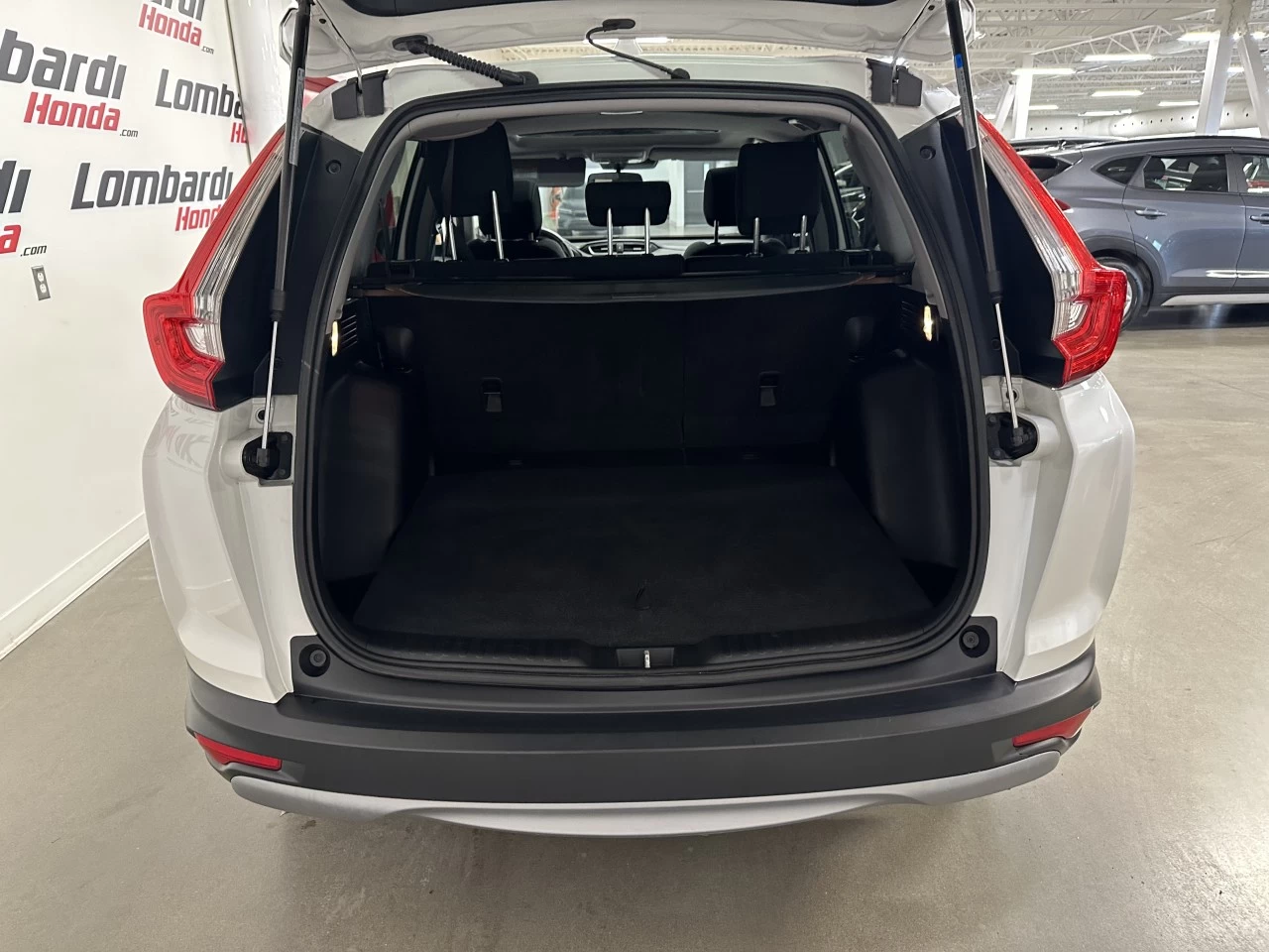 2019 Honda CR-V
                                                    EX Main Image