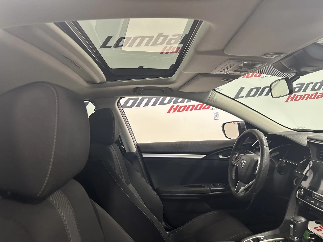 2018 Honda Civic
                                                    EX Main Image