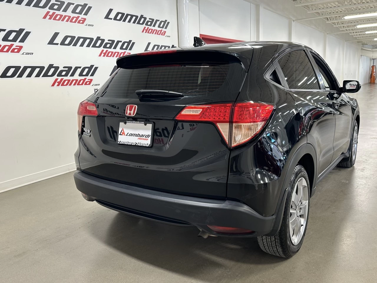 2018 Honda HR-V
                                                    LX Main Image