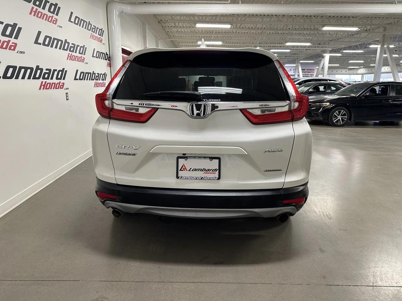 2018 Honda CR-V
                                                    Touring Image principale