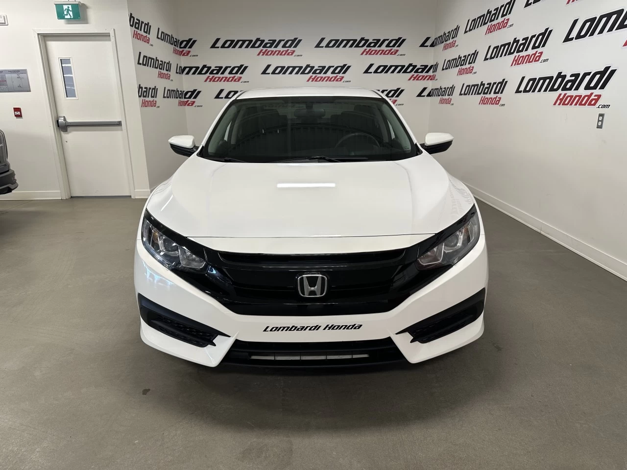 2017 Honda Civic
                                                    LX Image principale