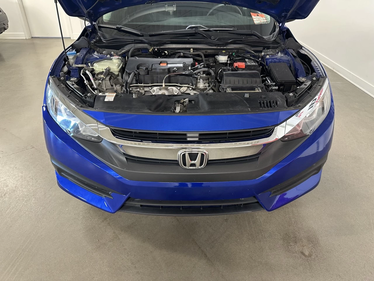 2017 Honda Civic
                                                    LX Image principale