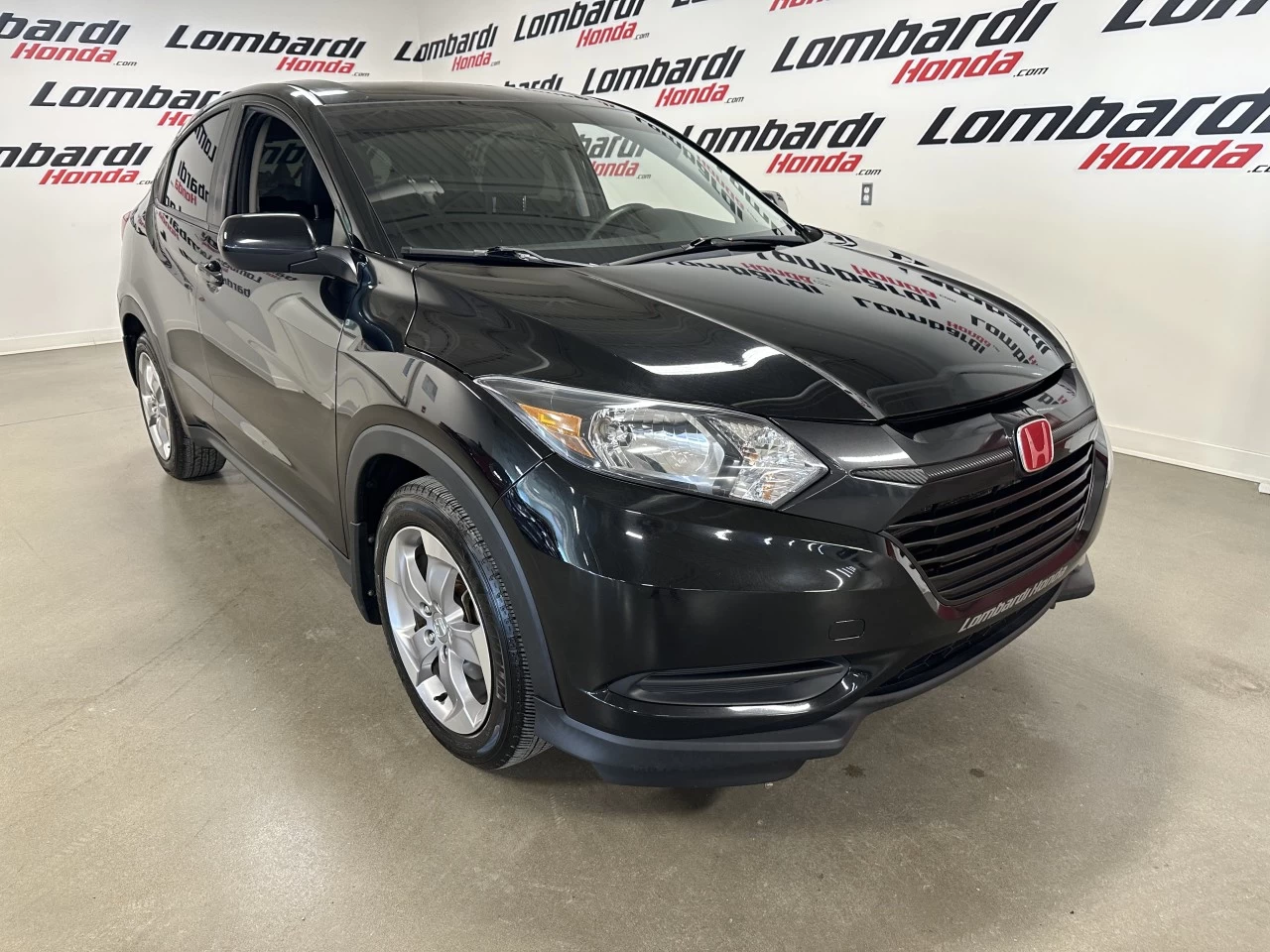 2018 Honda HR-V
                                                    LX Main Image