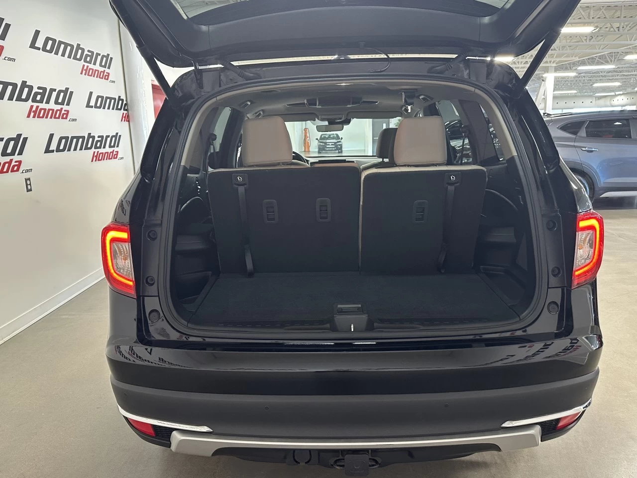 2021 Honda Pilot
                                                    Touring 8-Passenger Main Image