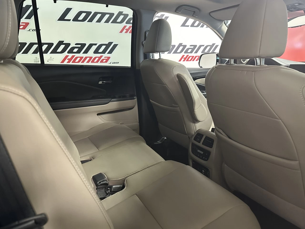 2021 Honda Pilot
                                                    Touring 8-Passenger Image principale