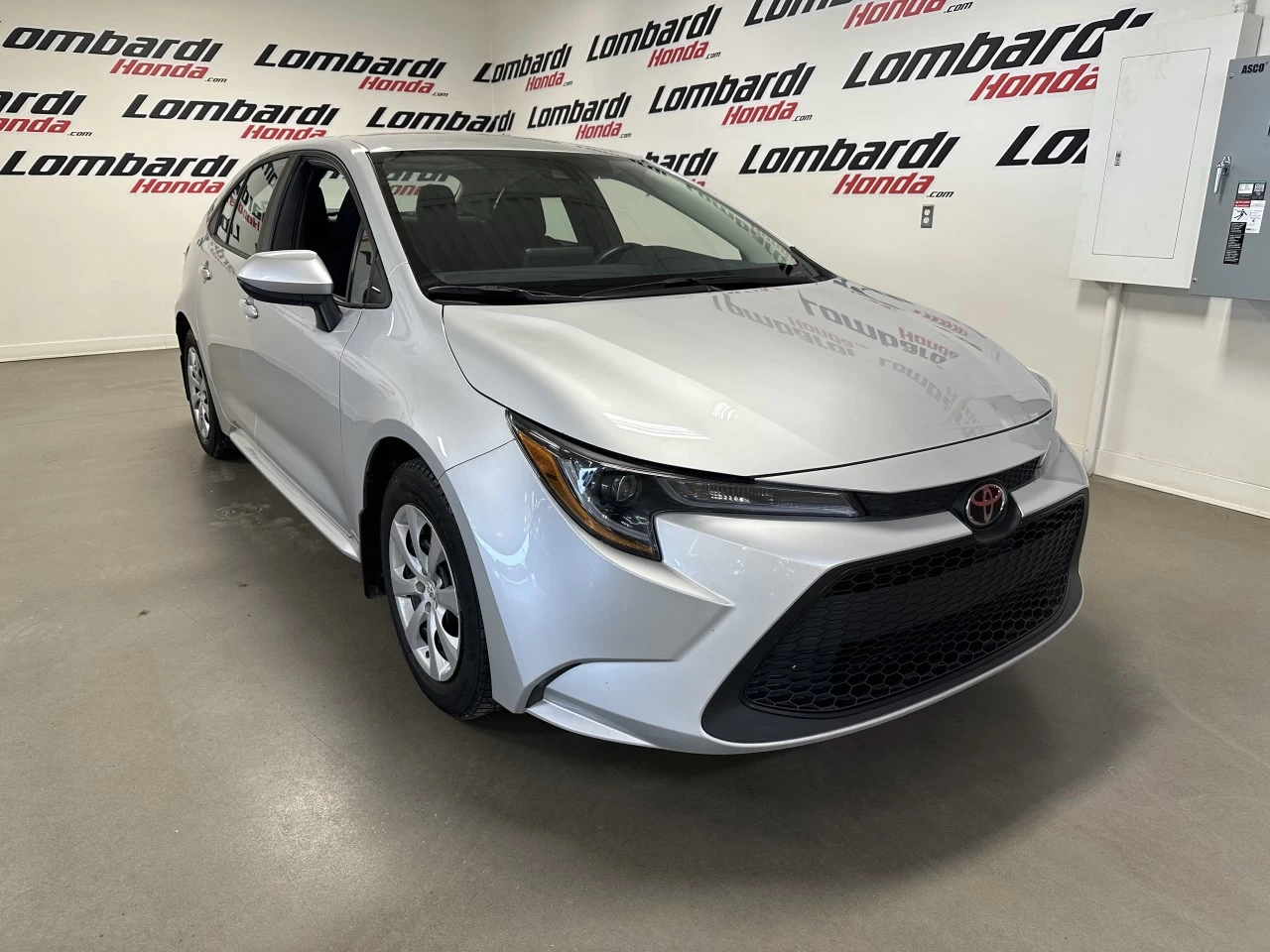 2022 Toyota Corolla
                                                    L/LE/XLE Image principale