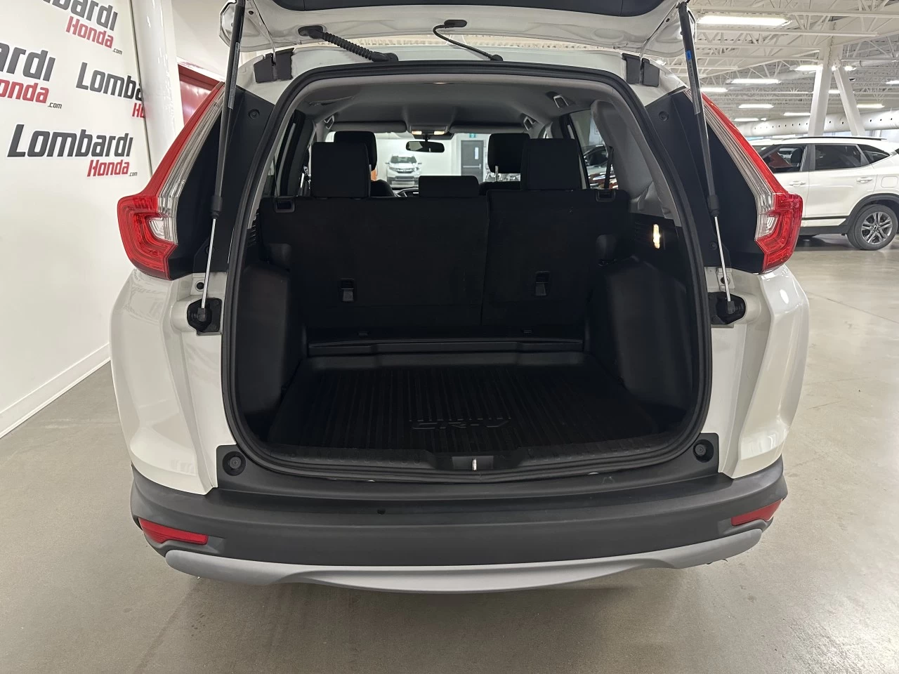 2018 Honda CR-V
                                                    LX Image principale