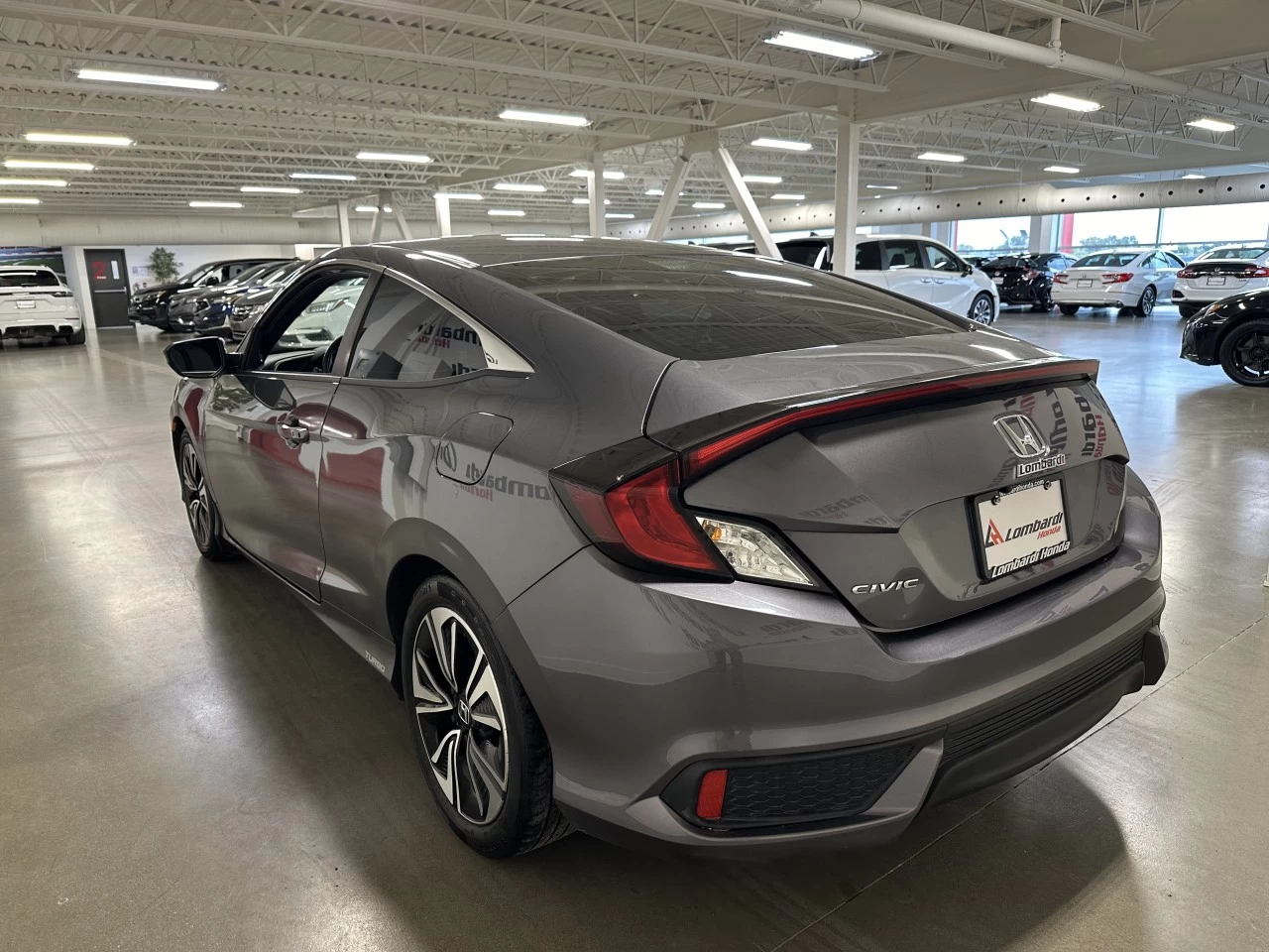 2018 Honda Civic
                                                    EX-T Image principale