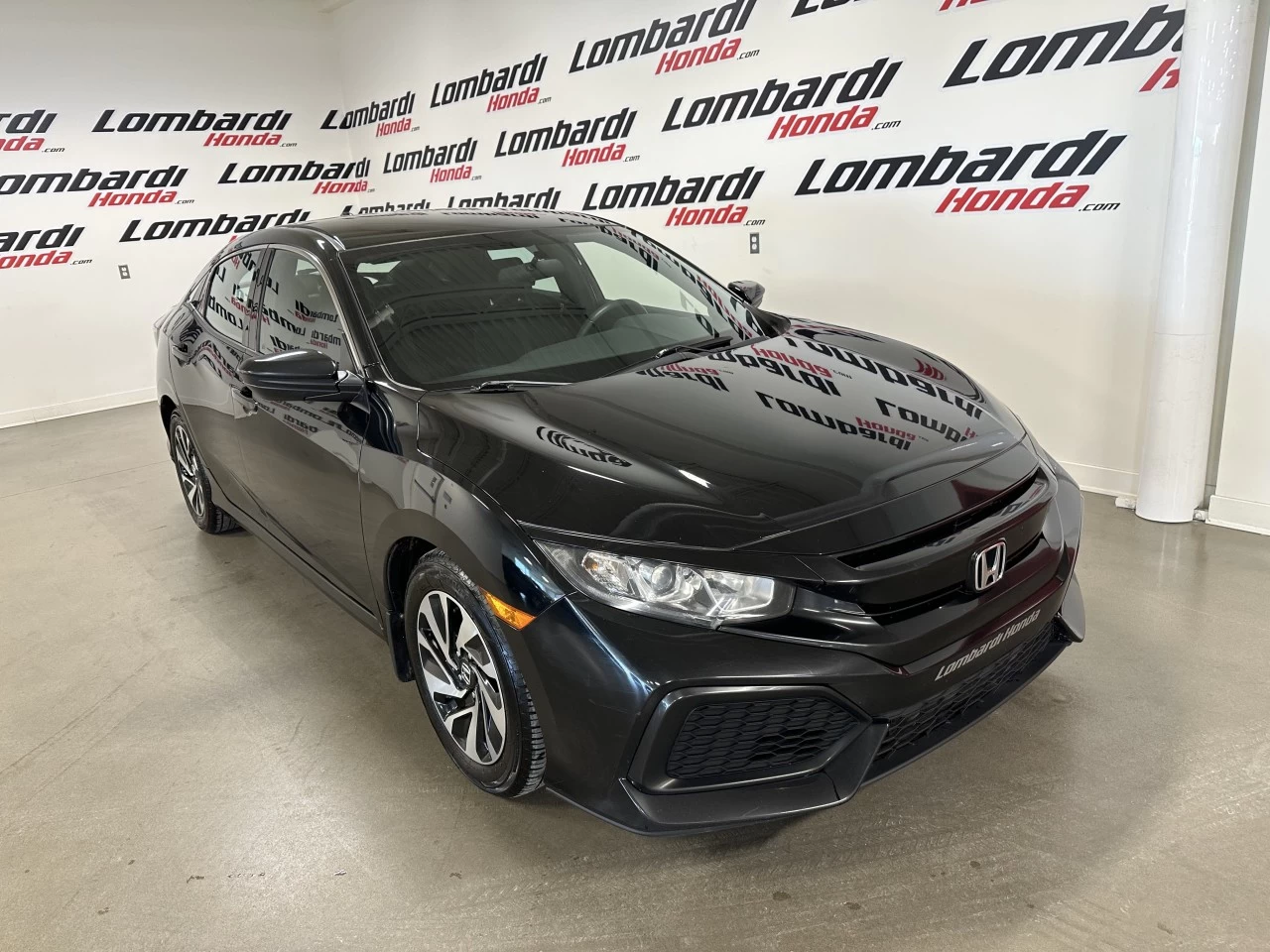 2017 Honda Civic
                                                    LX Image principale