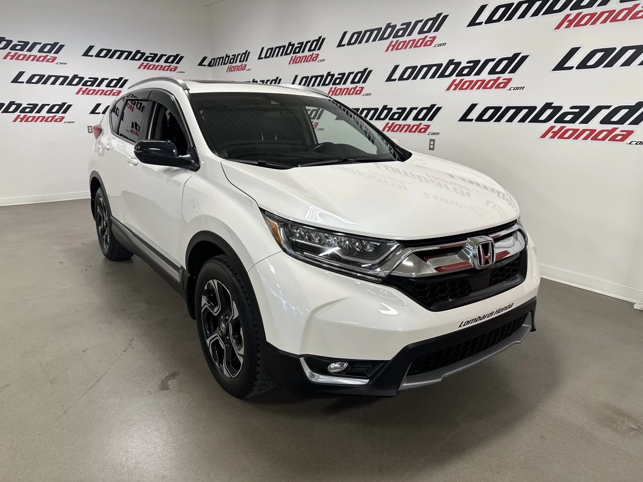 2018 Honda CR-V
                                                    Touring Image principale