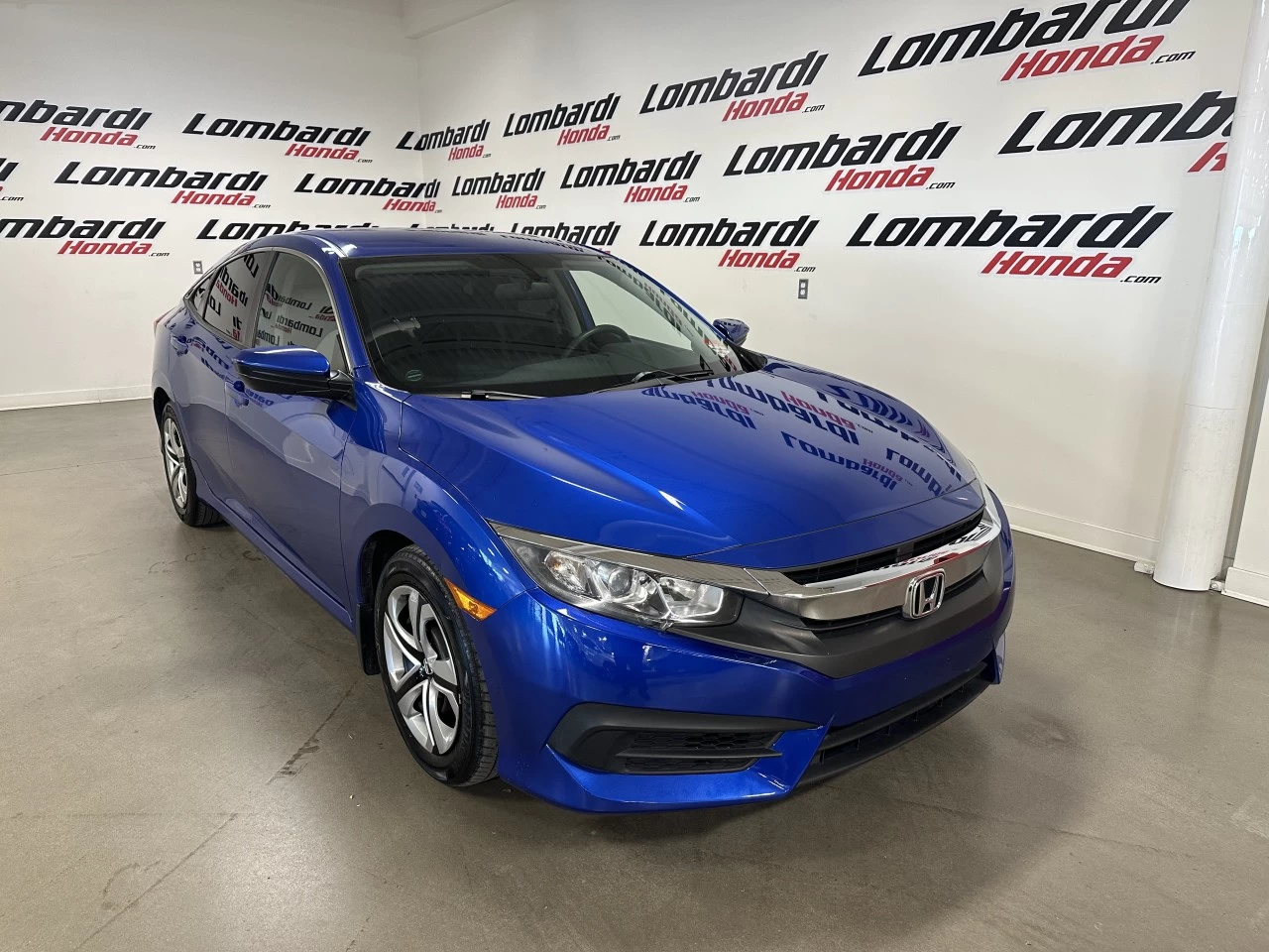 2017 Honda Civic
                                                    LX Image principale