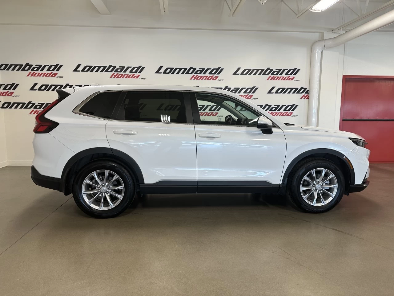 2023 Honda CR-V EX-L https://www.lombardihonda.com/resize/b990ff35b810a3abc0cc817b2ca24889-1