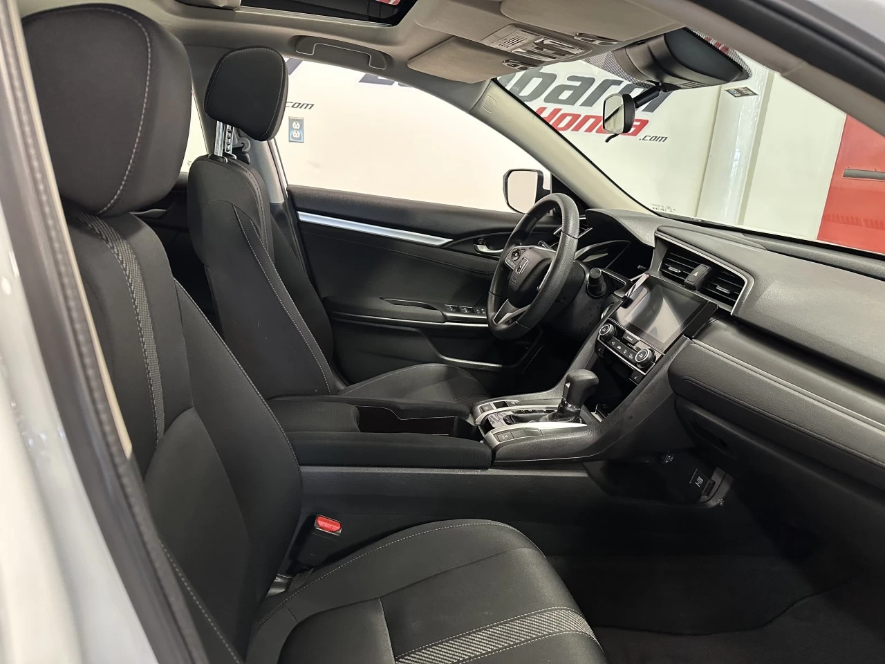 2018 Honda Civic
                                                    EX Image principale