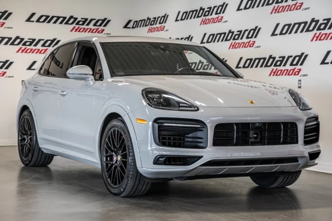 Porsche Cayenne - 2021