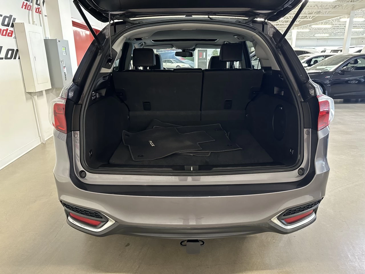 2017 Acura RDX
                                                    Tech Pkg Image principale