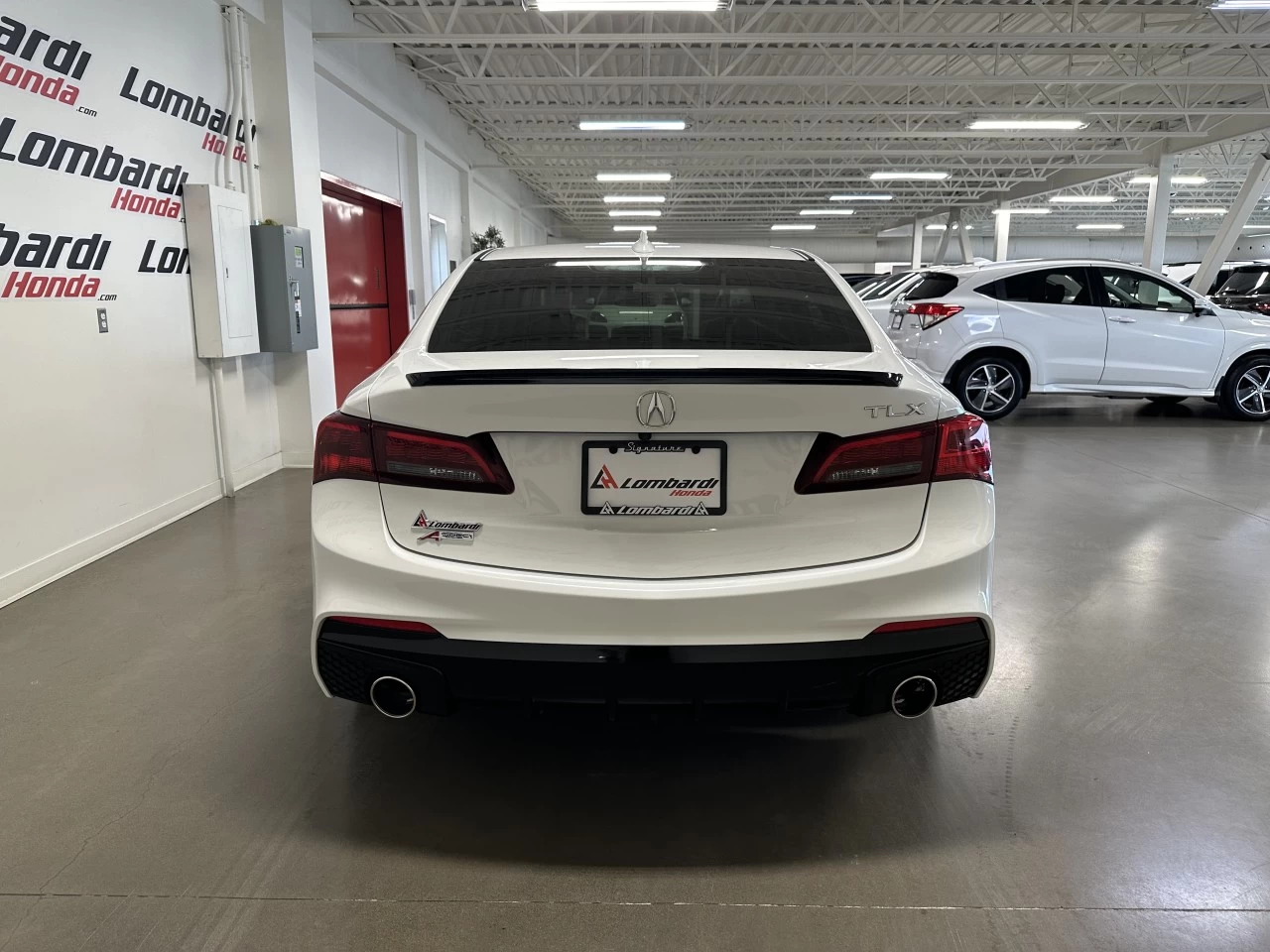 2018 Acura TLX
                                                    Tech A-Spec Image principale