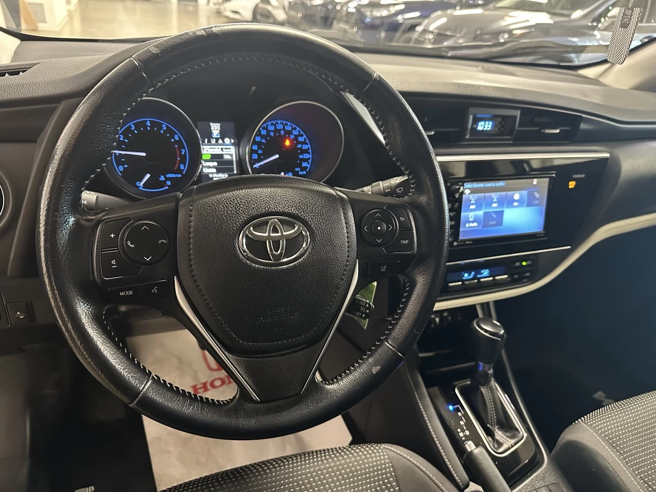 2017 Toyota Corolla
                                                    4dr HB Main Image