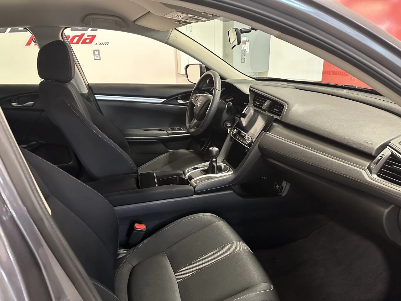 2018 Honda Civic
                                                    LX Main Image