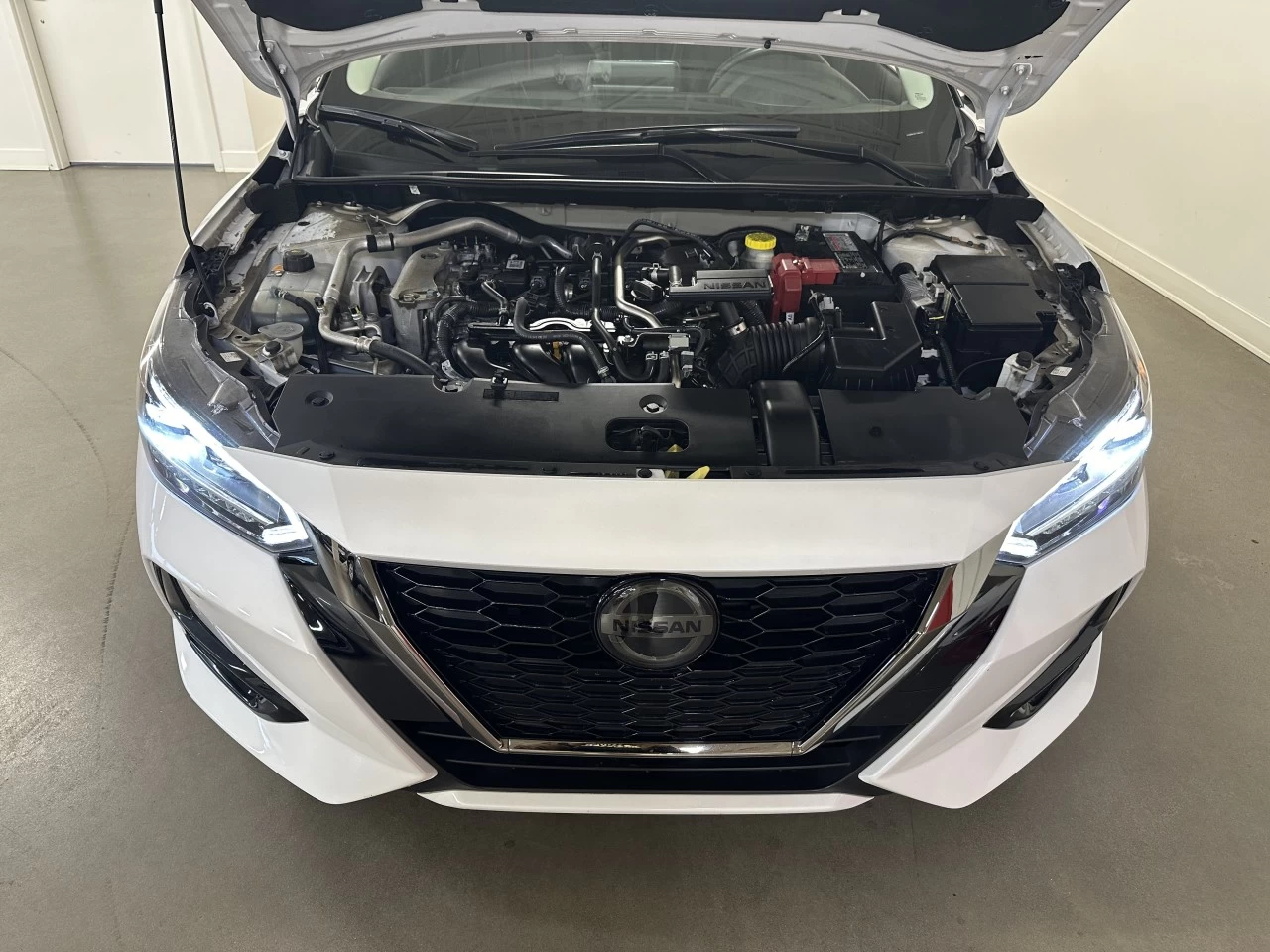 2022 Nissan Sentra
                                                    SR Main Image