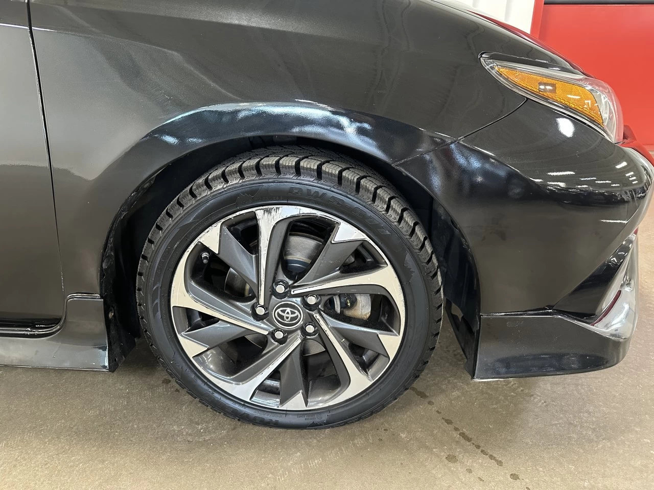 2017 Toyota Corolla
                                                    4dr HB Main Image