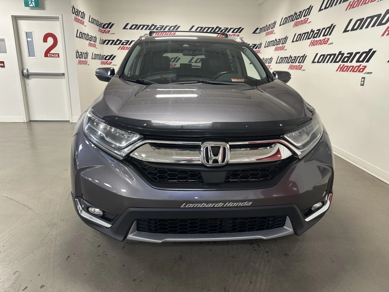 2018 Honda CR-V
                                                    Touring Image principale