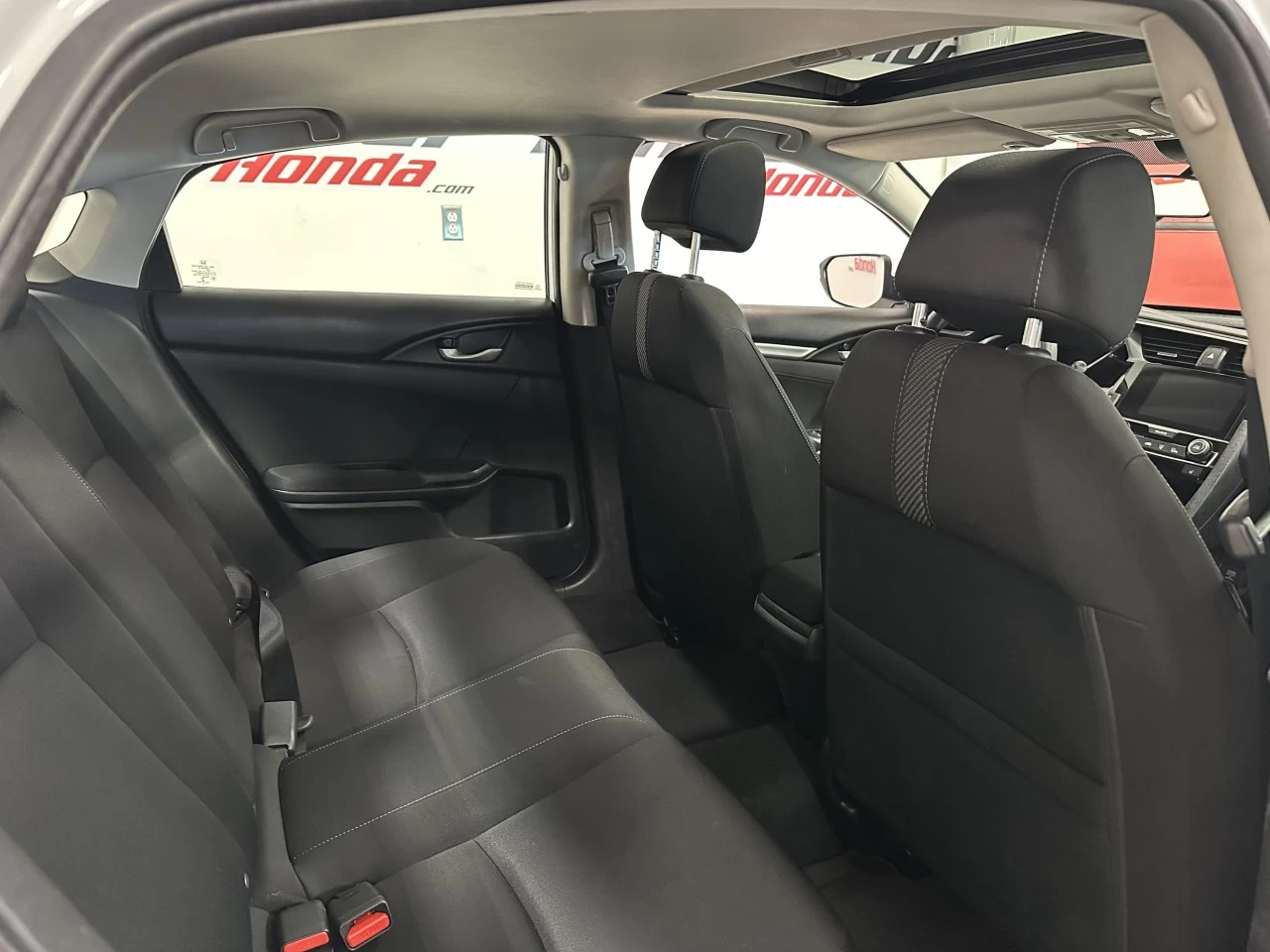 2018 Honda Civic
                                                    EX Main Image