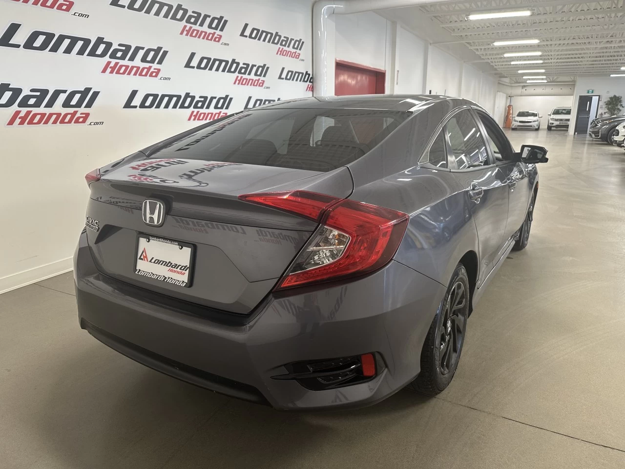 2018 Honda Civic
                                                    EX Main Image