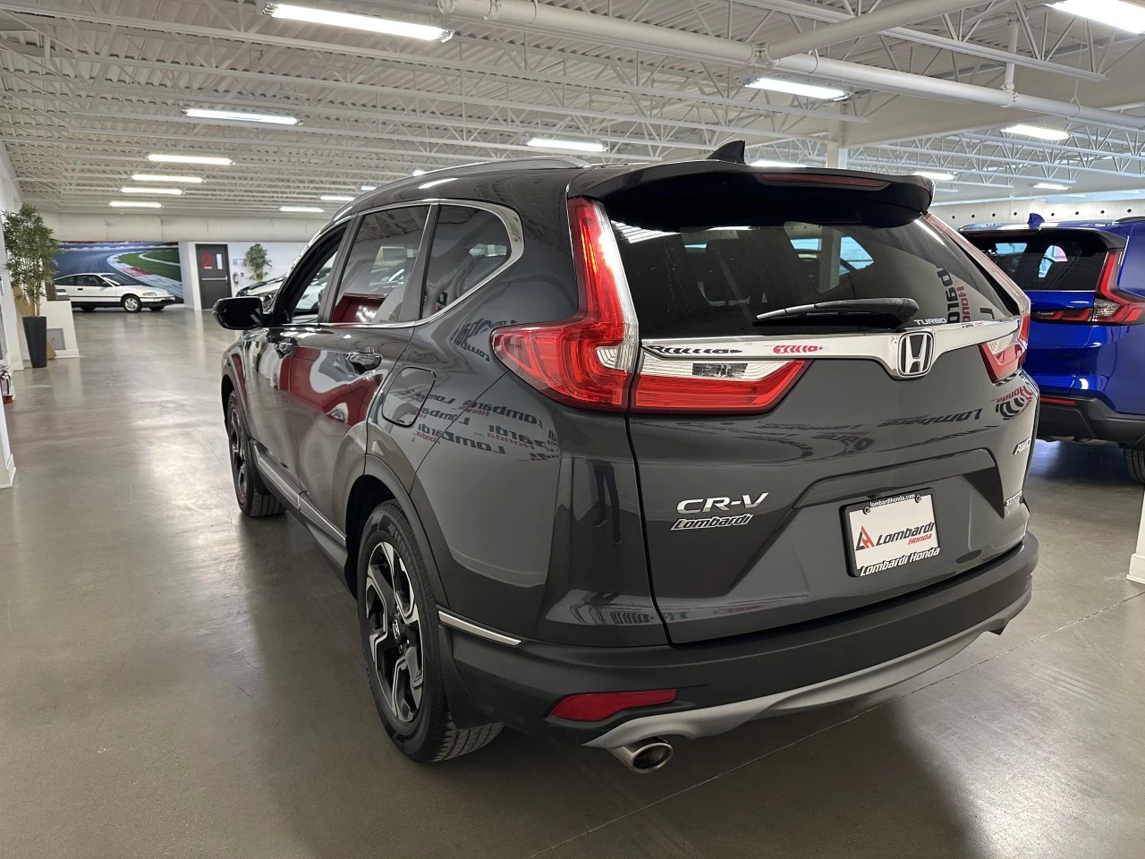 2019 Honda CR-V
                                                    Touring Image principale