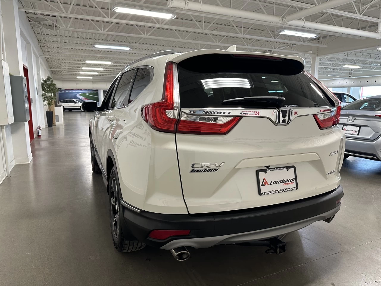 2018 Honda CR-V
                                                    Touring Image principale