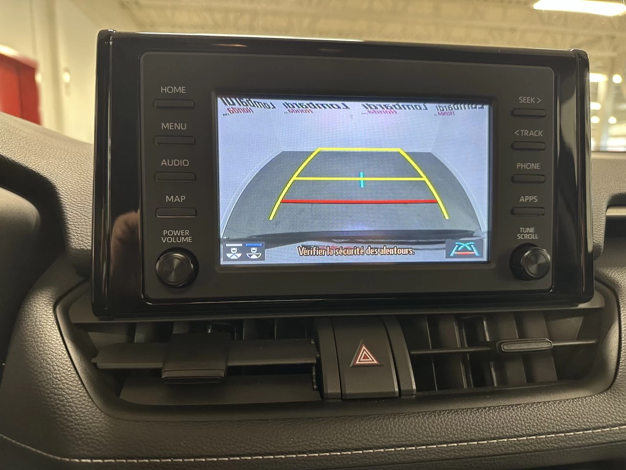 2019 Toyota RAV4
                                                    XLE Main Image