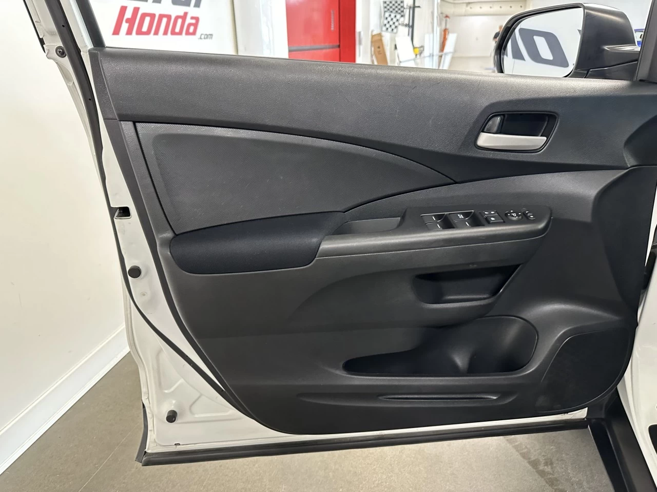 2016 Honda CR-V
                                                    LX Main Image