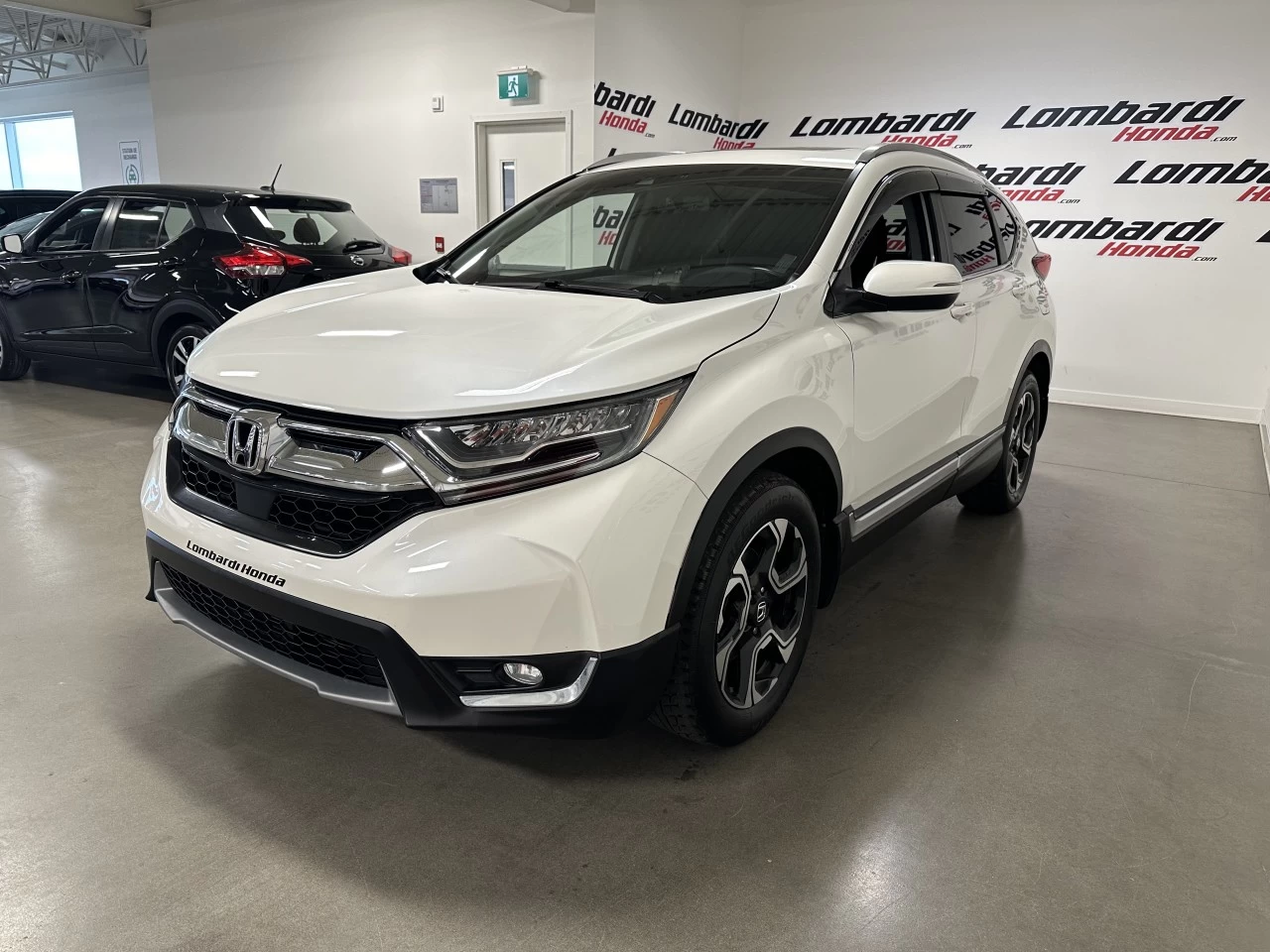 2018 Honda CR-V
                                                    Touring Image principale