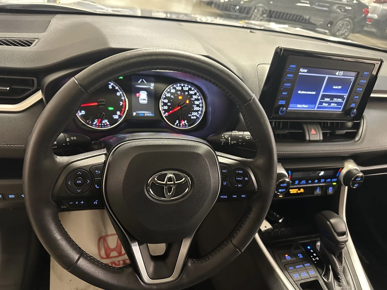 2021 Toyota RAV4
                                                    XLE Image principale