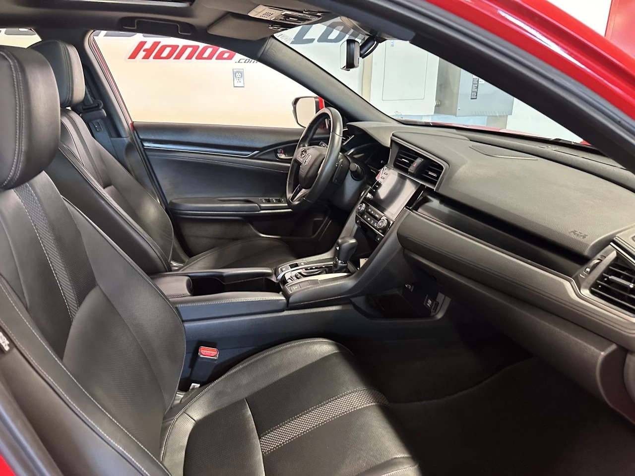 2021 Honda Civic
                                                    Sport Touring Image principale
