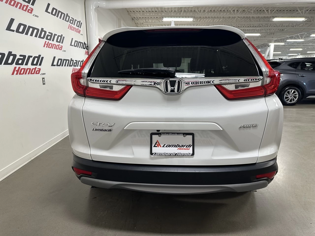 2019 Honda CR-V
                                                    EX Main Image