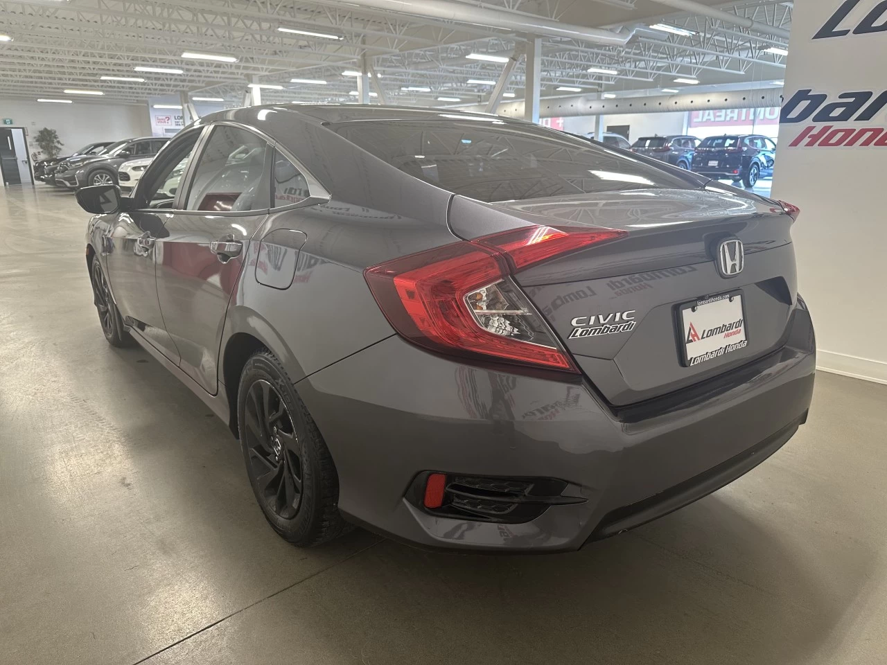 2018 Honda Civic
                                                    EX Main Image