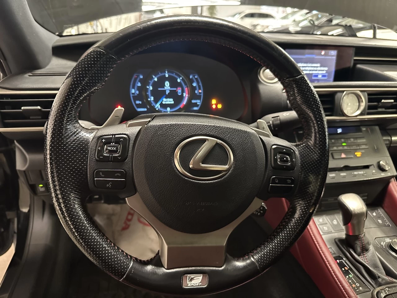 2016 Lexus RC300
                                                    2dr Cpe Image principale