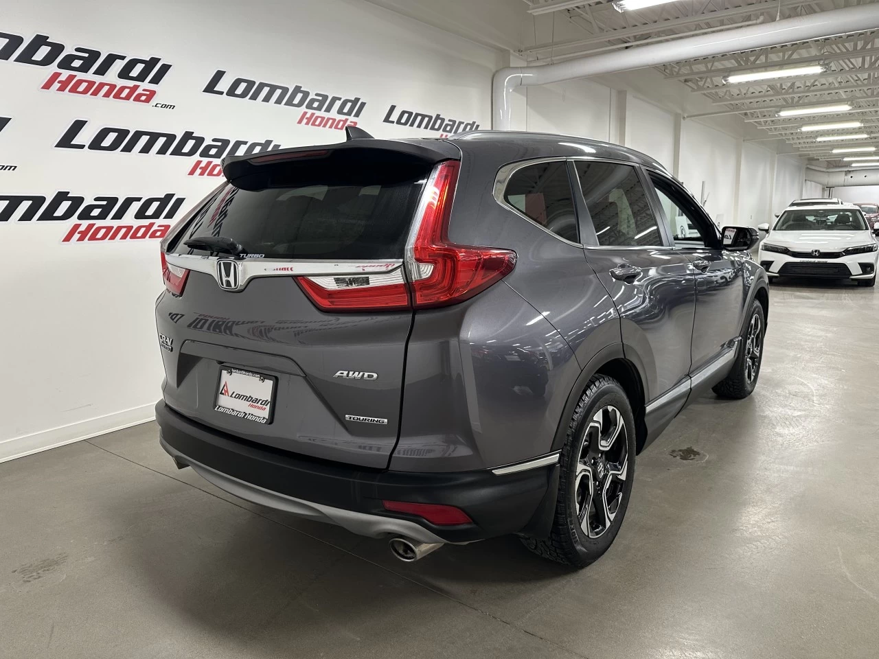 2019 Honda CR-V
                                                    Touring Image principale